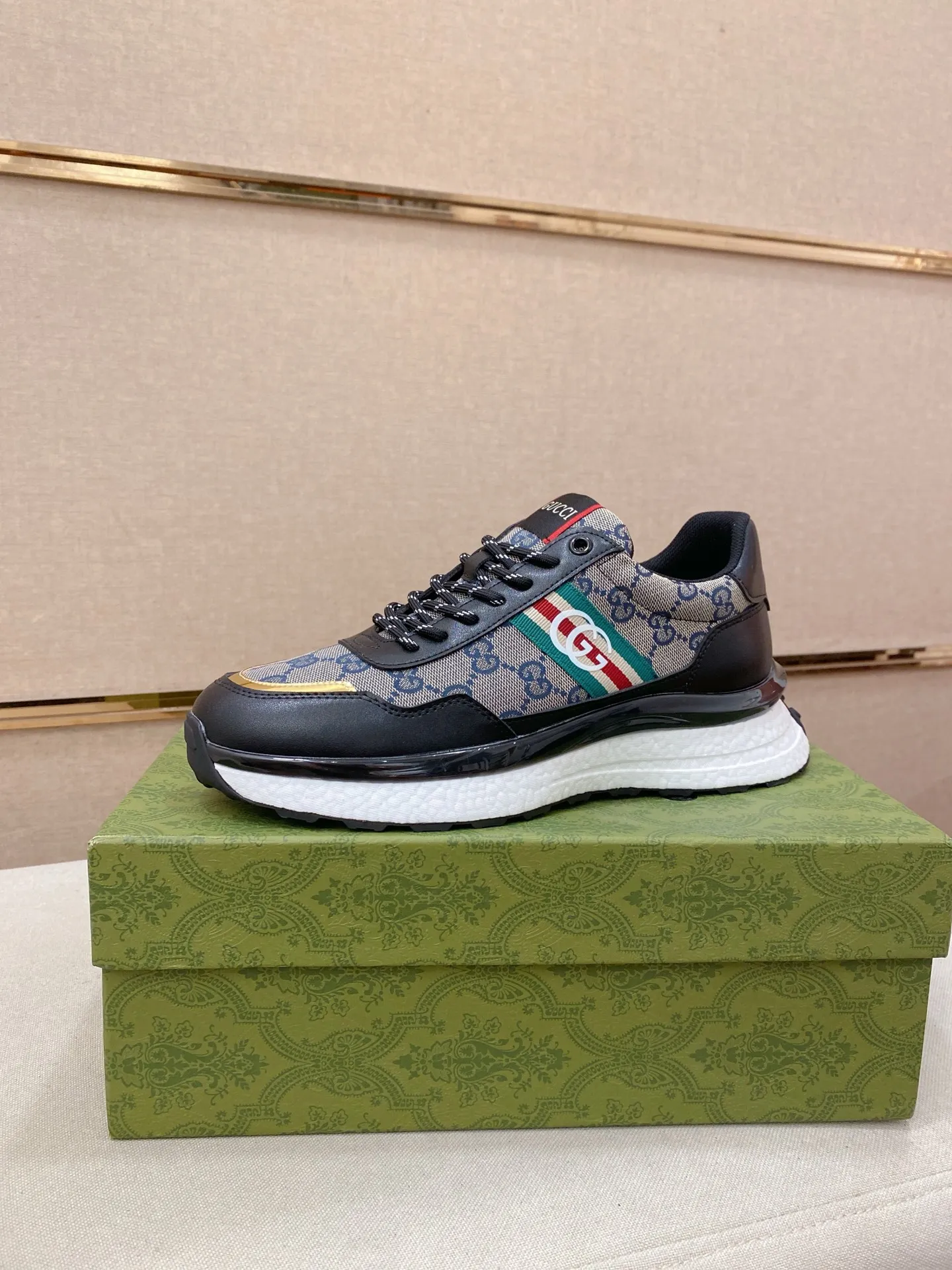 Men's clothing and shoes💰:462💰 (GUCCI) The latest model from the official website🎁🎁Casual and fashionable men's shoes👟, hot style💥The version is simple and elegant, exclusive for trendy men. The unique latest brand elements from the official website👑Original Gucci decoration, fashionable and generous, the fabric is original cowhide ✅Mesh breathable lining, the official website specifies wear-resistant casual outsole, the classic model is taken in kind at the counter🎬38-44 (can be customized for 45 non-refundable)